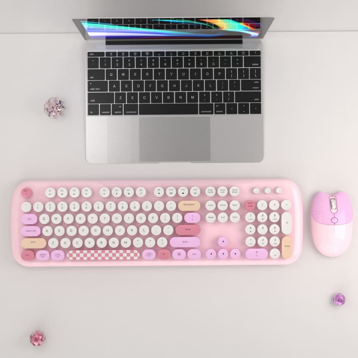 teclado e mouse sem fio moderno e moderno rosa