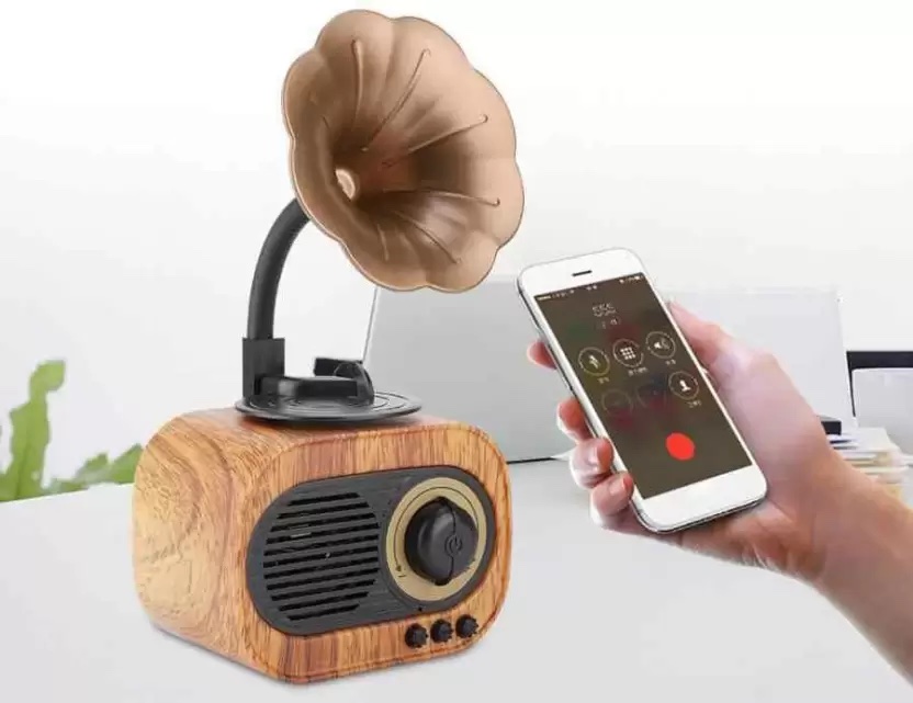 Rádio AM/FM vintage para suporte a smartphones móveis