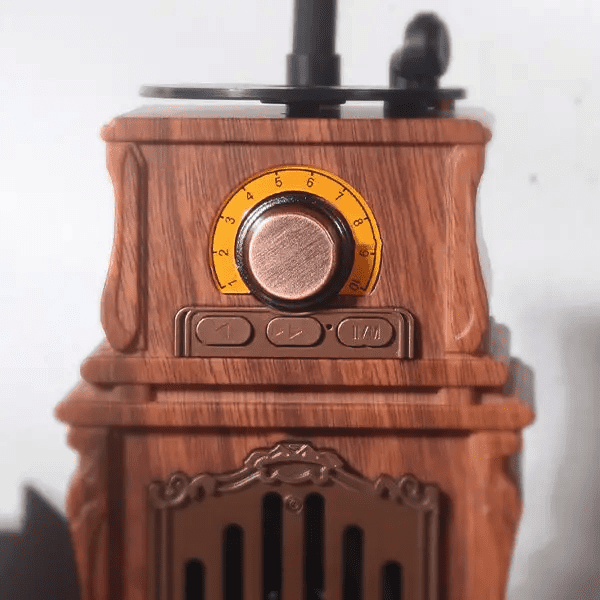 Rádio AM/FM de madeira vintage feito de gramofone de imitação de madeira